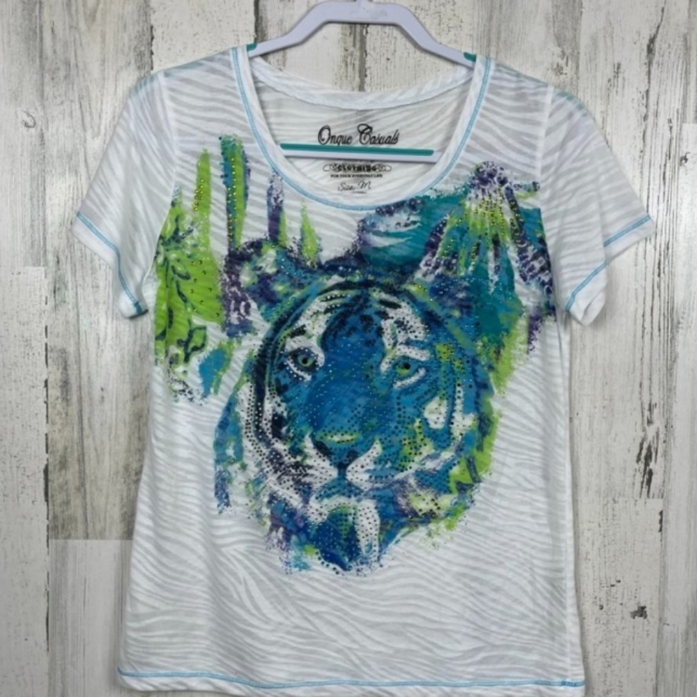 Tee shirt, top, blouse